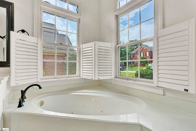 401 Ladykirk Lane, Greer, SC 29650