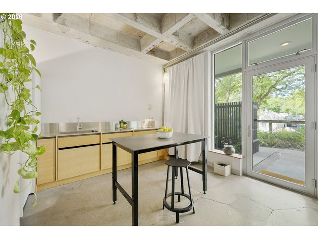 900 Ne 81st Ave 103, Portland, OR 97213