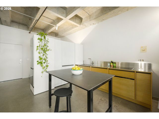900 Ne 81st Ave 103, Portland, OR 97213