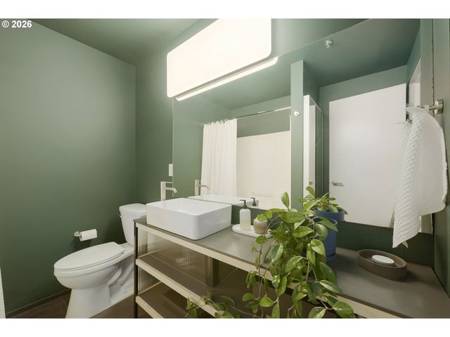 900 Ne 81st Ave 103, Portland, OR 97213