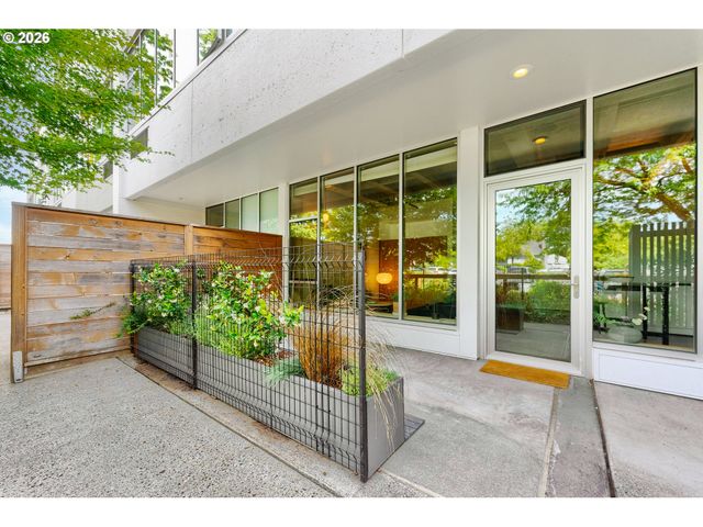 900 Ne 81st Ave 103, Portland, OR 97213