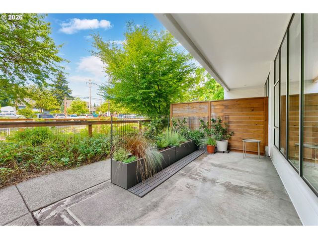 900 Ne 81st Ave 103, Portland, OR 97213