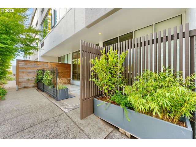 900 Ne 81st Ave 103, Portland, OR 97213