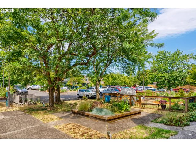 900 Ne 81st Ave 103, Portland, OR 97213