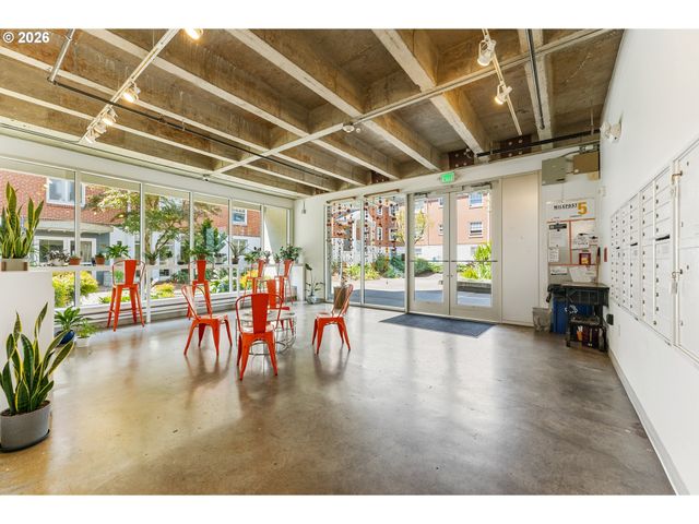 900 Ne 81st Ave 103, Portland, OR 97213