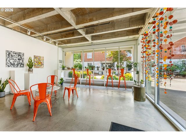 900 Ne 81st Ave 103, Portland, OR 97213
