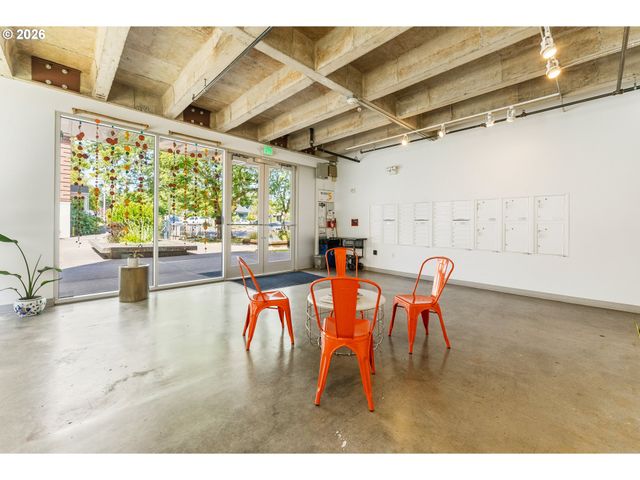900 Ne 81st Ave 103, Portland, OR 97213