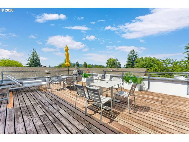 900 Ne 81st Ave 103, Portland, OR 97213