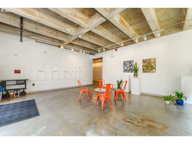 900 Ne 81st Ave 103, Portland, OR 97213