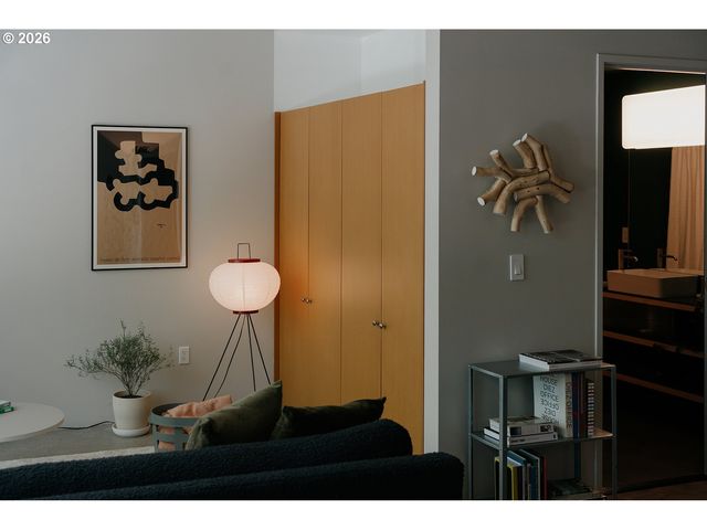 900 Ne 81st Ave 103, Portland, OR 97213