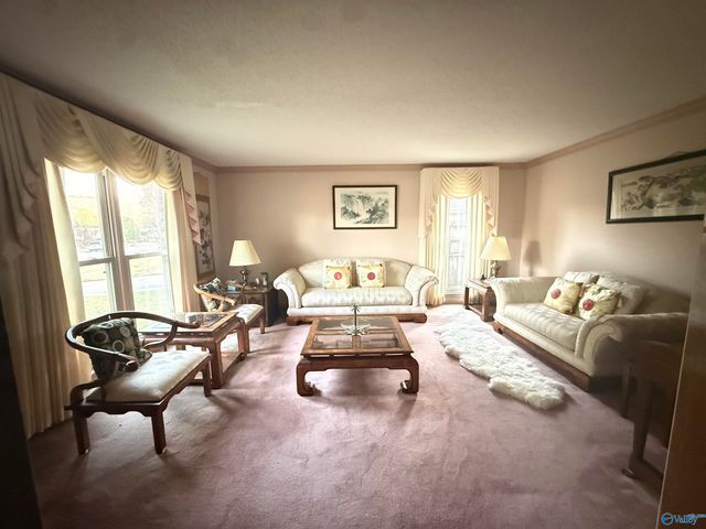 9608 SE Waldrop Drive SE, Huntsville, AL 35803