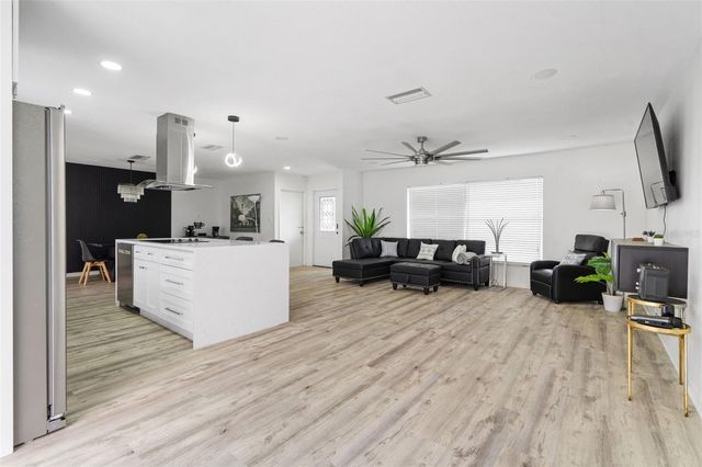 5809 IMPERIAL KEY, Tampa, FL 33615