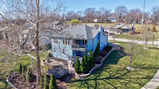 2600 SE Creek Ridge Court, Blue Springs, MO 64014