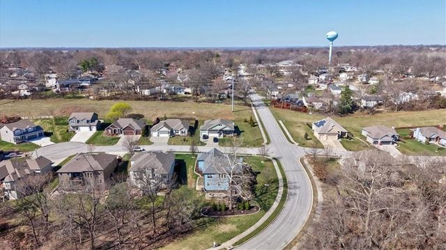 2600 SE Creek Ridge Court, Blue Springs, MO 64014