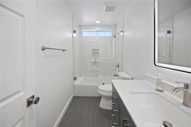 422 Parkman, Los Angeles, CA 90026