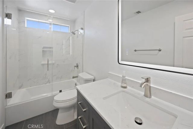 422 Parkman, Los Angeles, CA 90026