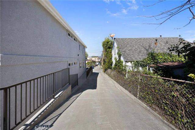 422 Parkman, Los Angeles, CA 90026