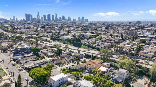 422 Parkman, Los Angeles, CA 90026