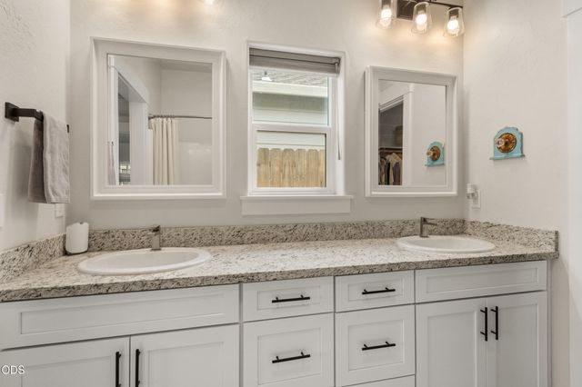 692 Kaitlin Lane, Medford, OR 97501