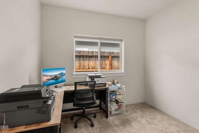 692 Kaitlin Lane, Medford, OR 97501