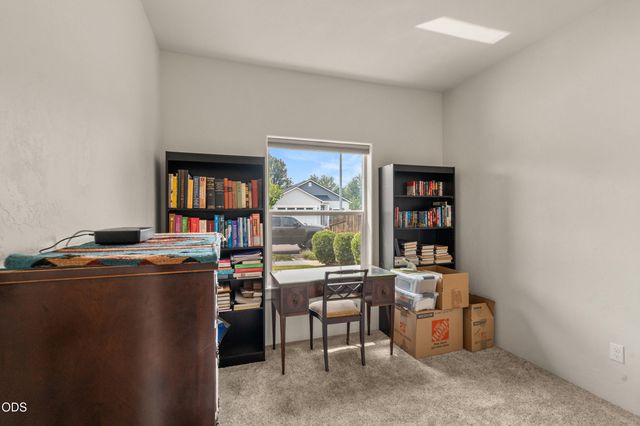 692 Kaitlin Lane, Medford, OR 97501