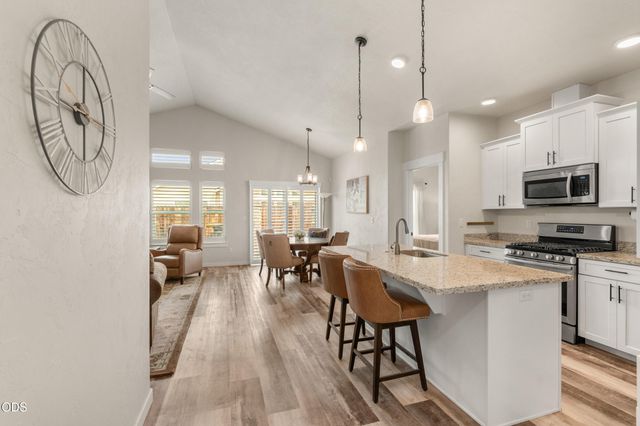 692 Kaitlin Lane, Medford, OR 97501