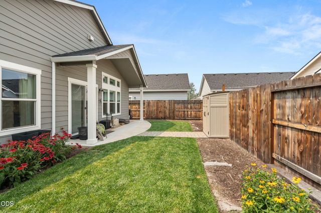 692 Kaitlin Lane, Medford, OR 97501