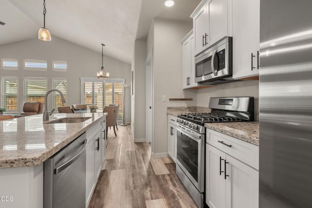 692 Kaitlin Lane, Medford, OR 97501