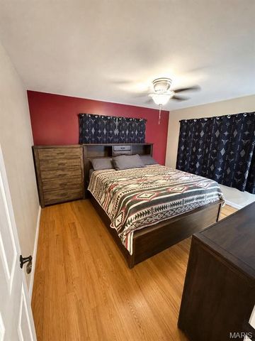 239 S 9th Street, East Alton, IL 62024