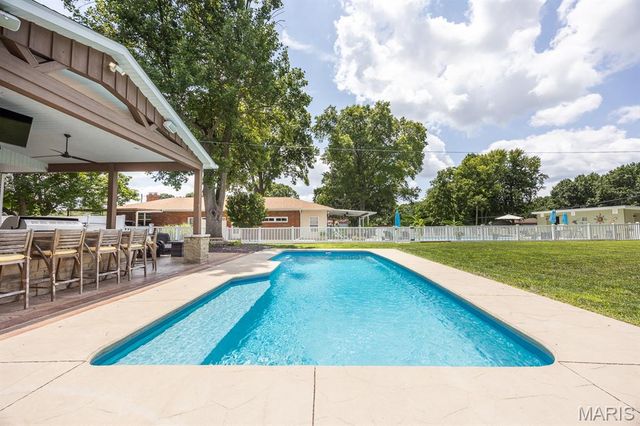 239 S 9th Street, East Alton, IL 62024