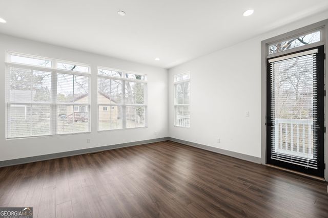 1250 Oxley Lane NW, Atlanta, GA 30307