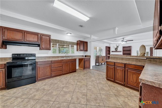 6 River Bluff Drive, Lytle, TX 78052