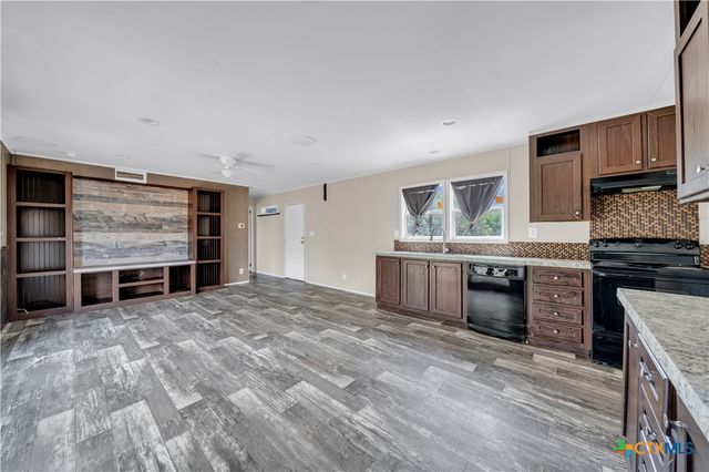 6 River Bluff Drive, Lytle, TX 78052