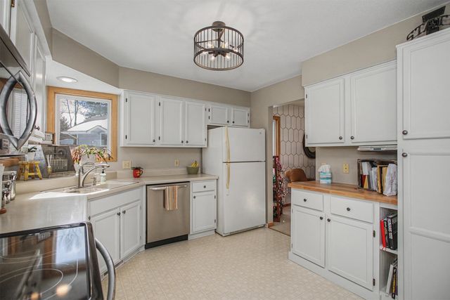 3714 Columbine Circle, Ames, IA 50010