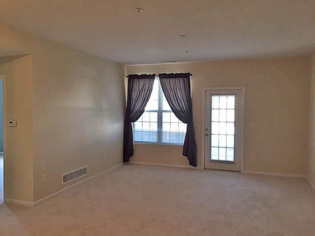 926 W Summerfield Glen Circle, Ann Arbor, MI 48103