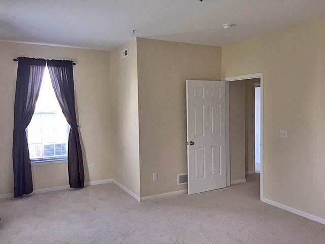 926 W Summerfield Glen Circle, Ann Arbor, MI 48103