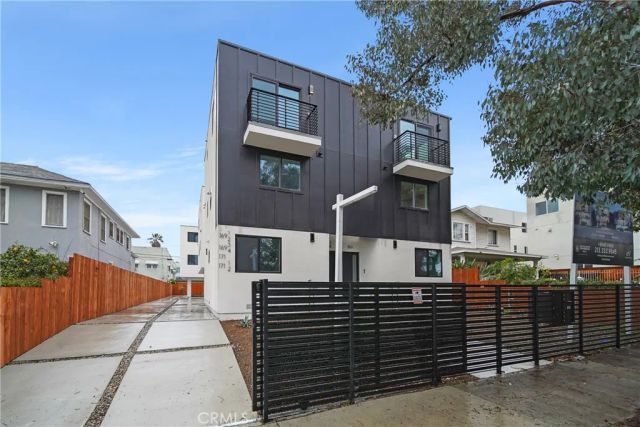 171 S Hoover, Los Angeles, CA 90004