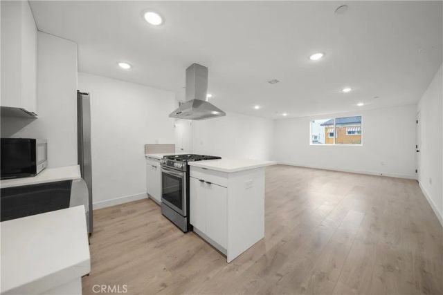 171 S Hoover, Los Angeles, CA 90004