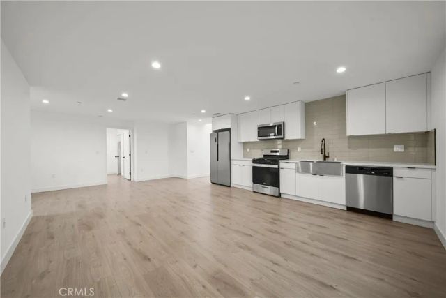 171 S Hoover, Los Angeles, CA 90004