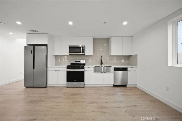 171 S Hoover, Los Angeles, CA 90004