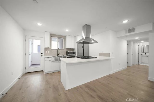 171 S Hoover, Los Angeles, CA 90004
