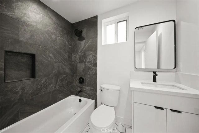 171 S Hoover, Los Angeles, CA 90004