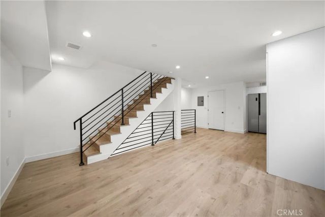 171 S Hoover, Los Angeles, CA 90004