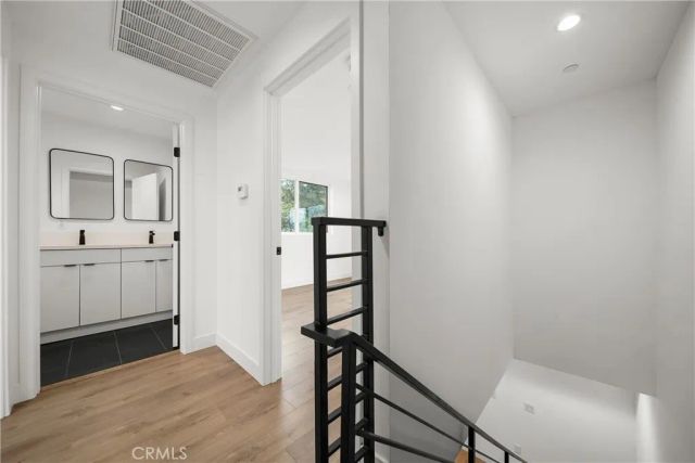 171 S Hoover, Los Angeles, CA 90004
