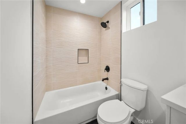 171 S Hoover, Los Angeles, CA 90004