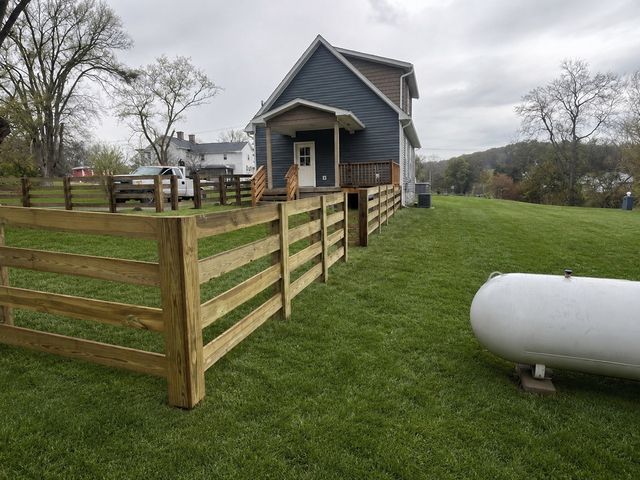 2308 Quality St, Culleoka, TN 38451