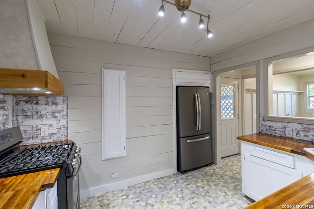 439 ASTOR ST, San Antonio, TX 78210