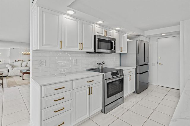 250 S Ocean Boulevard 6c, Boca Raton, FL 33432