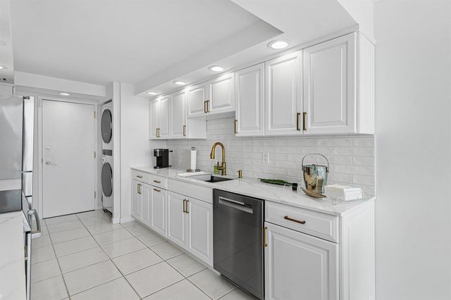 250 S Ocean Boulevard 6c, Boca Raton, FL 33432