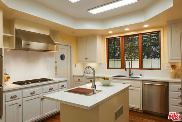 218 Lorraine, Los Angeles, CA 90004